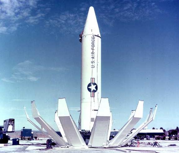 PGM-19A_Jupiter_missile-02